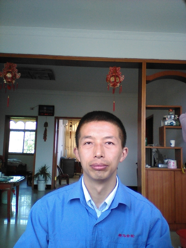 红玫瑰的第一张照片--南平相亲服务中心