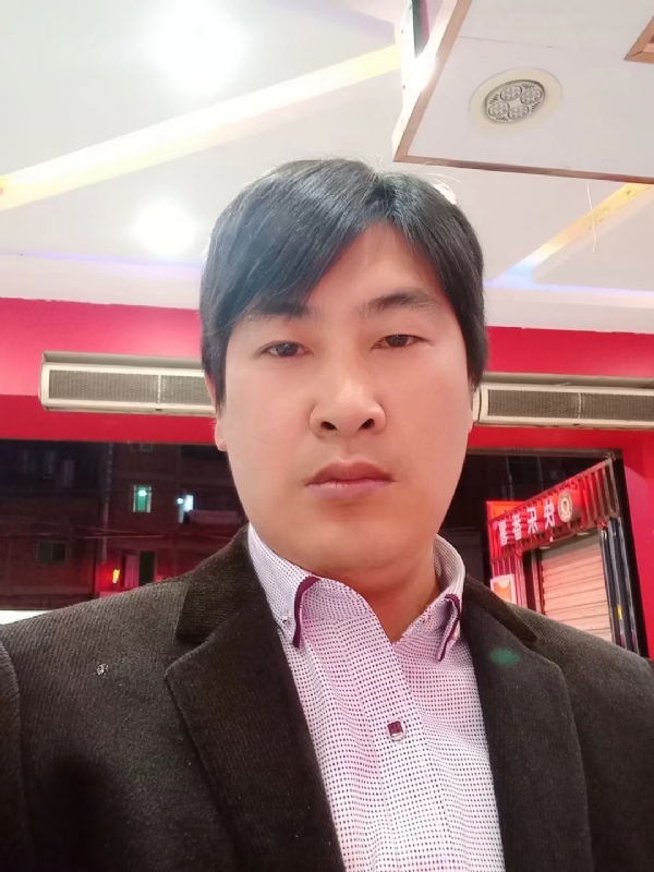 奔跑的第二张照片--南平相亲服务中心