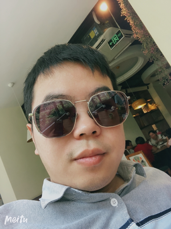 月台等路人的第一张照片--南平相亲服务中心