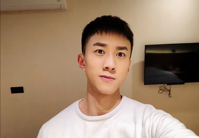 有钱就有钞能力的第一张照片--南平相亲服务中心