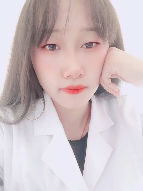 白婚纱的第一张照片--南平相亲服务中心