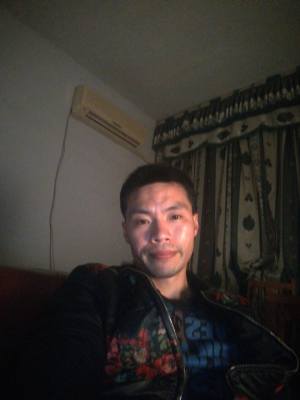 性情男儿的第一张照片--南平相亲服务中心