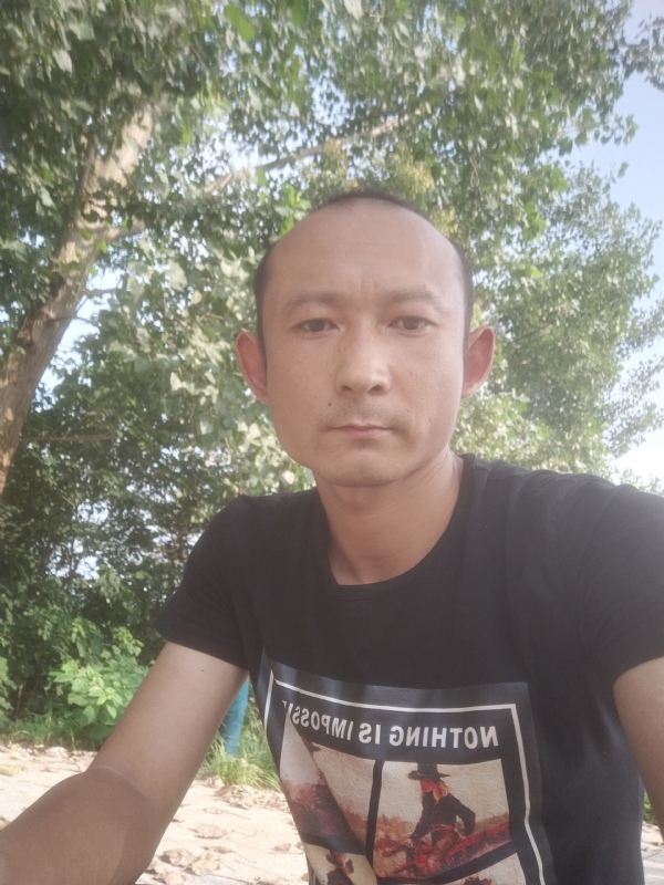 80大叔的第一张照片--南平相亲服务中心