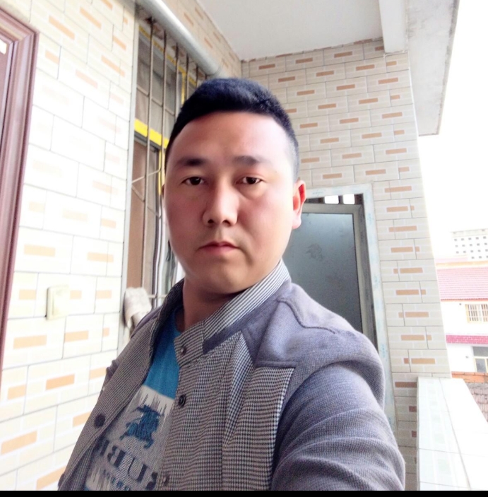 帅帅的大叔的第一张照片--南平相亲服务中心