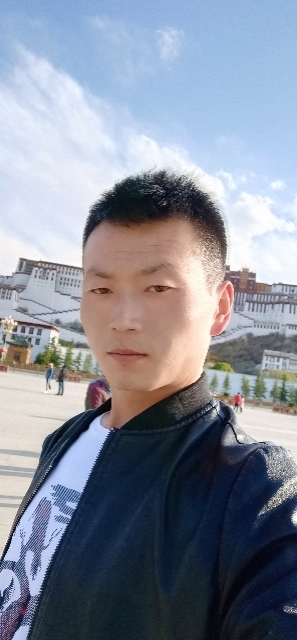 阳光下的小草的第一张照片--南平相亲服务中心