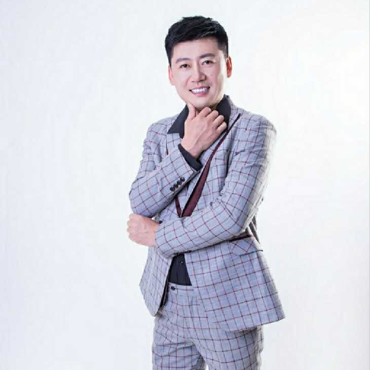 屋顶拾荒人的第一张照片--南平相亲服务中心