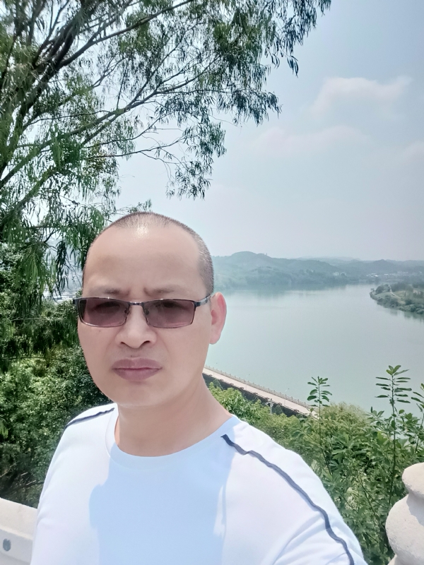 随缘随性的第一张照片--南平相亲服务中心