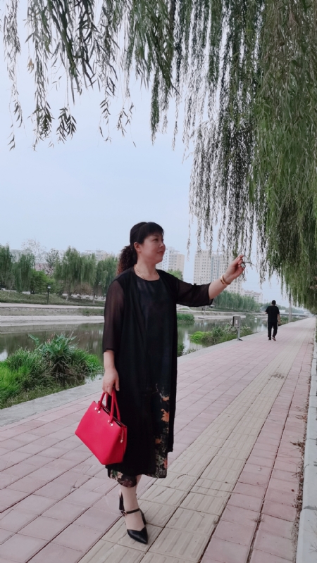 周本玲的第一张照片--南平相亲服务中心