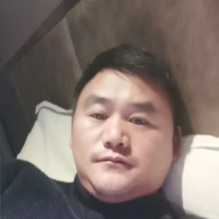 奔跑的第三张照片--南平相亲服务中心