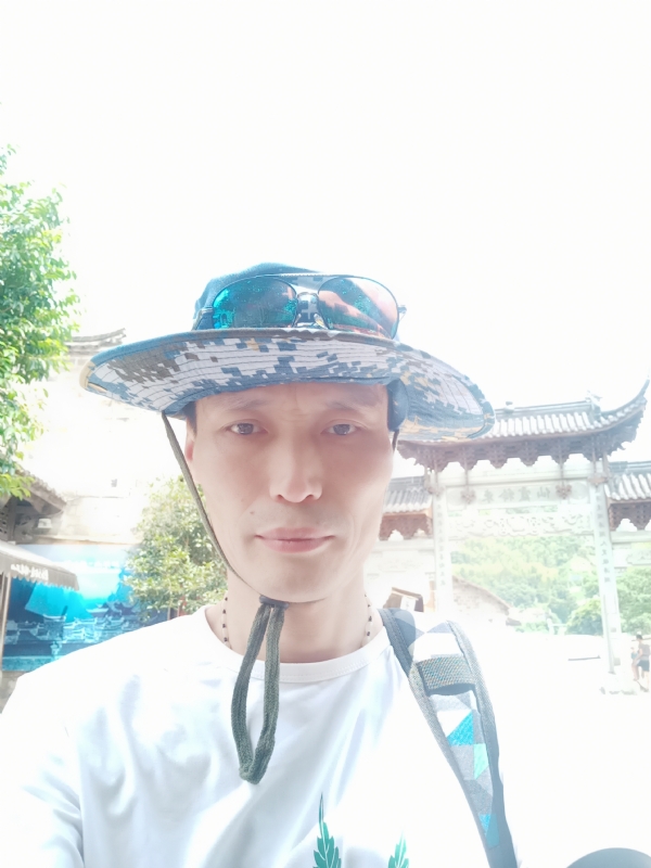 童群海的第一张照片--南平相亲服务中心