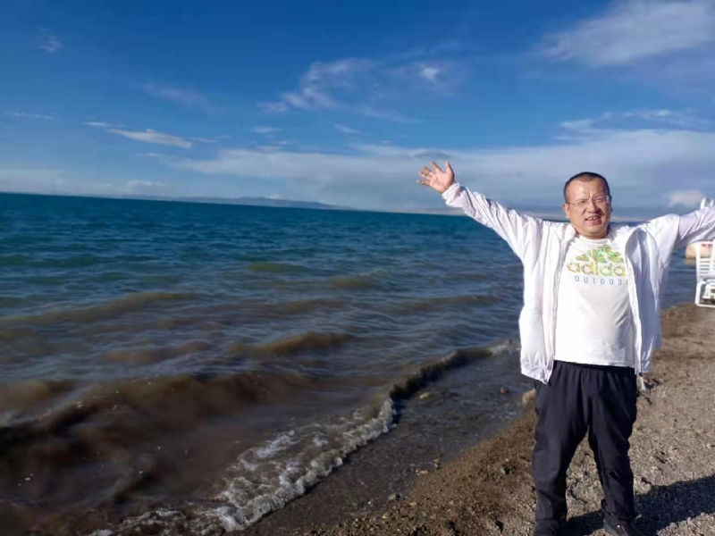 蜜蜂的第一张照片--南平相亲服务中心