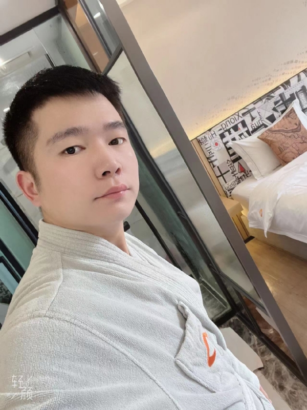 绿帽的第一张照片--南平相亲服务中心