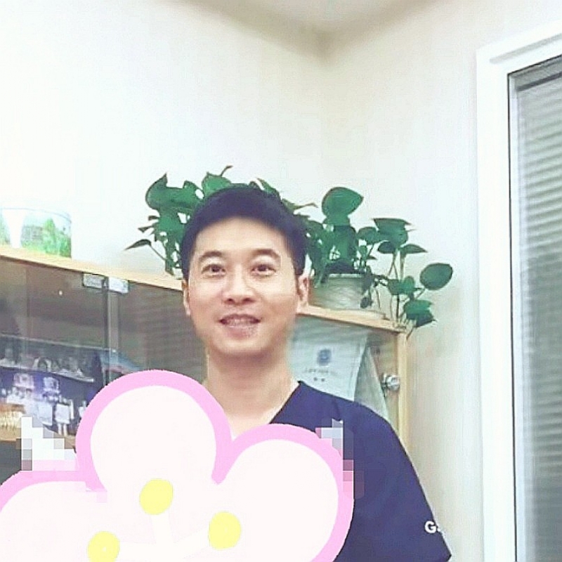 大手牵小手的第二张照片--南平相亲服务中心