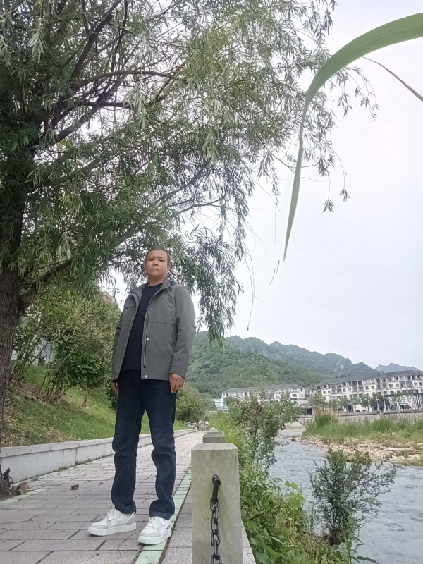 飞雪飘零的第一张照片--南平相亲服务中心