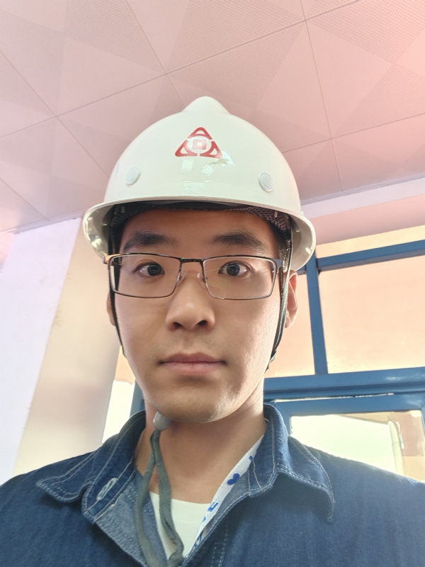 何鹏宇的第二张照片--南平相亲服务中心