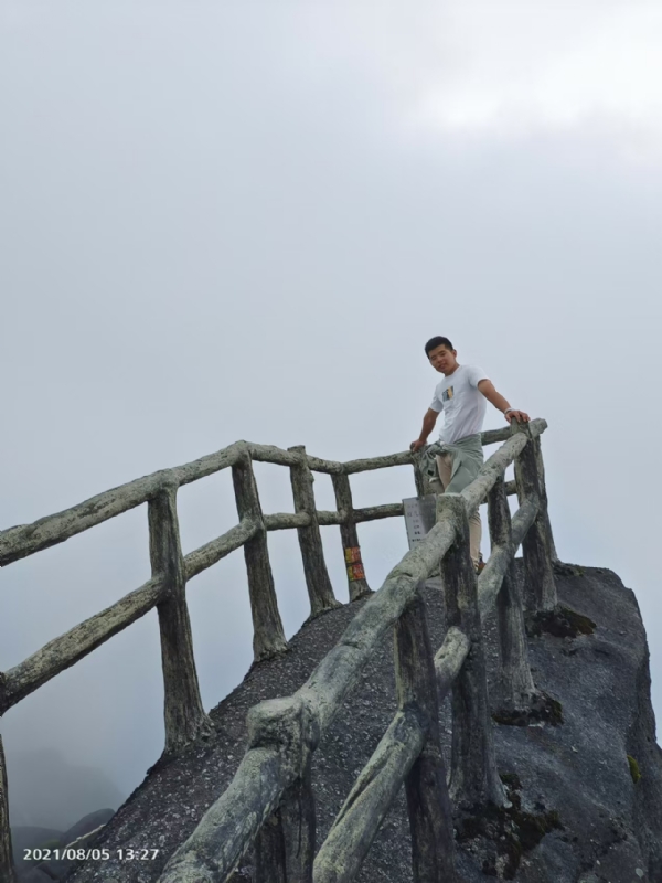 灰色轨迹的第一张照片--南平相亲服务中心