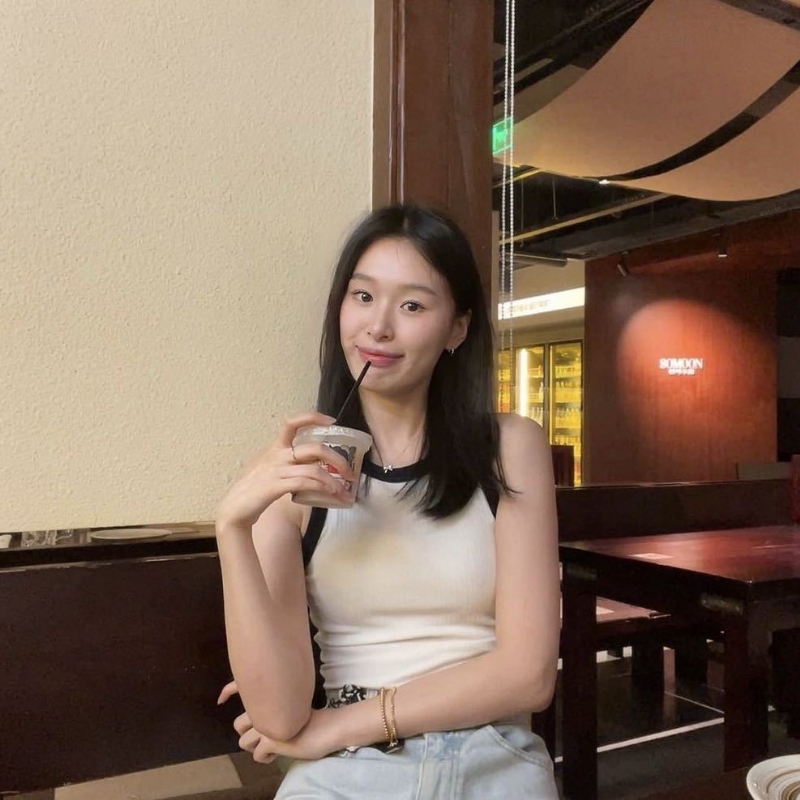 羽毛的第一张照片--南平相亲服务中心