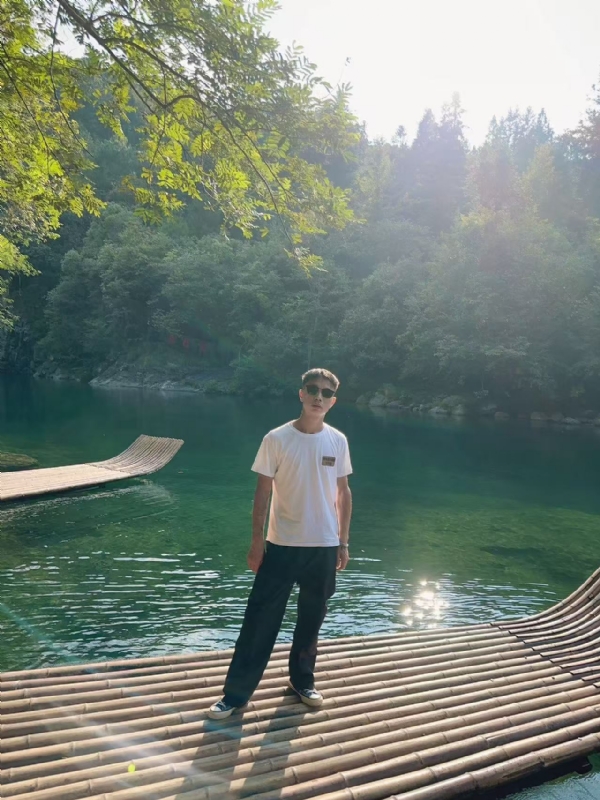 林言的第三张照片--南平相亲服务中心